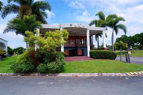 Manila Memorial Park in Dasmariñas, CALABARZON.